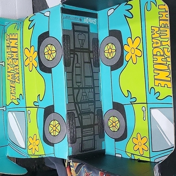 NIB Loot Crate 2XL Tees, 2 pins, Scooby-Doo Black Light Poster, Ghostbusters fig - Picture 9 of 16